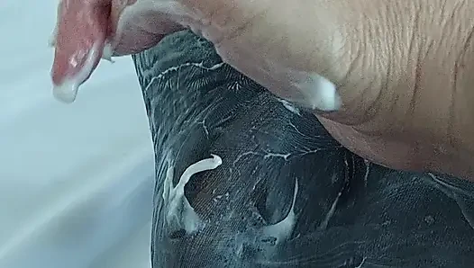 SCHWARZE STRUMPFHOSE MIT VIEL KOSMETIK