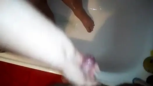 John kommt auf jens, hand in der dusche