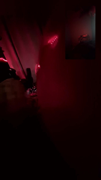 Manhã de masturbação com grande balão vermelho