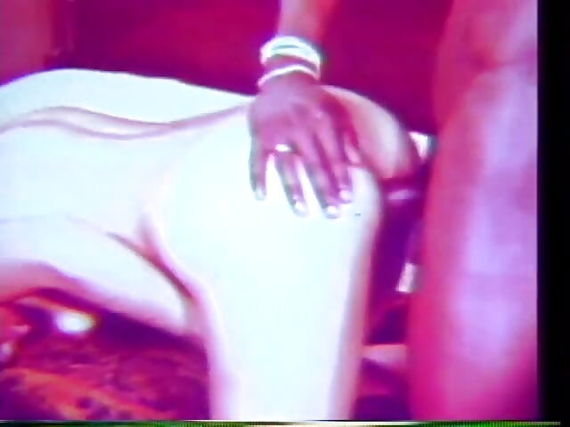 Seksi vintage akcija sa velikim crnim kurcem