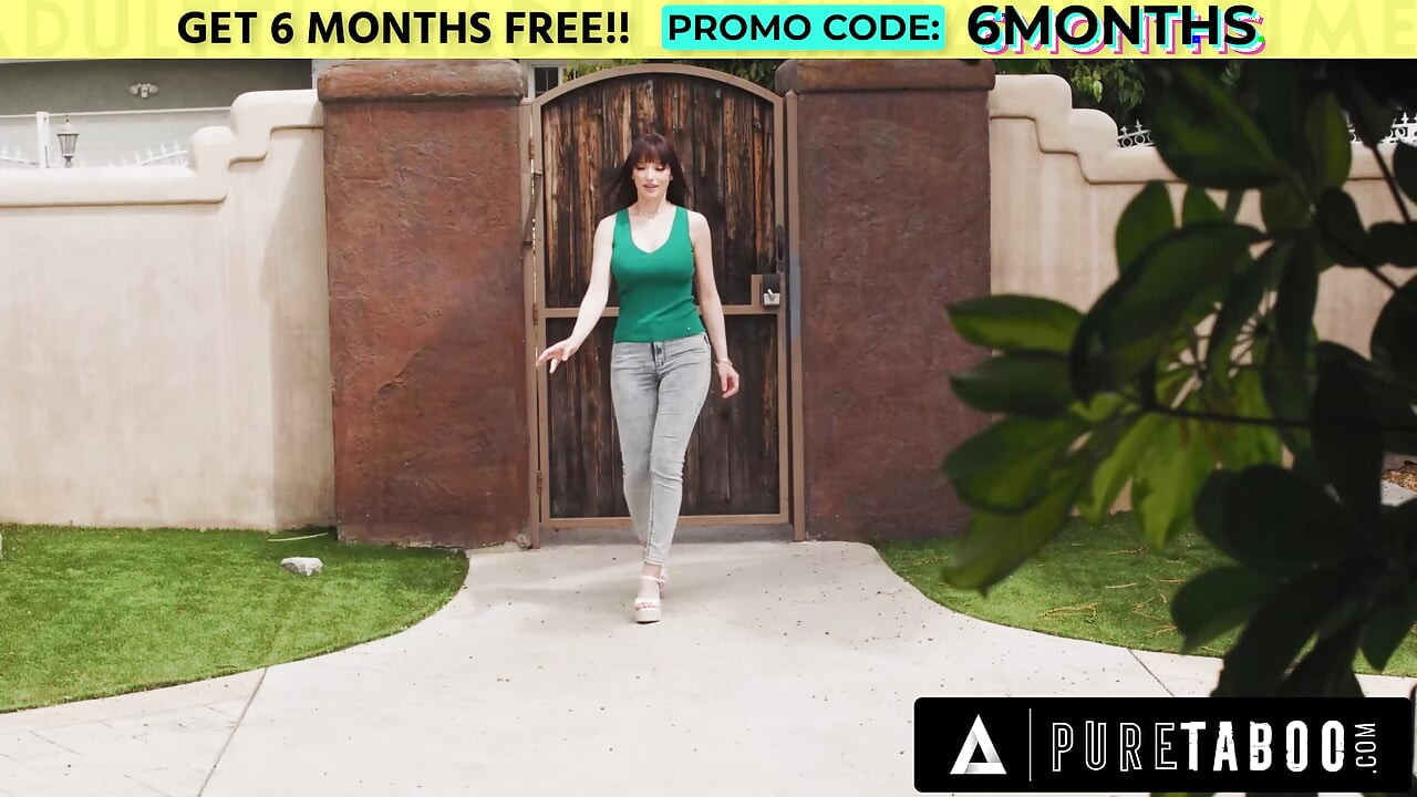 PURE TABOO Oportunistička MILF Lexi Luna zavodi muža susjede Anne Claire Clouds za trojku