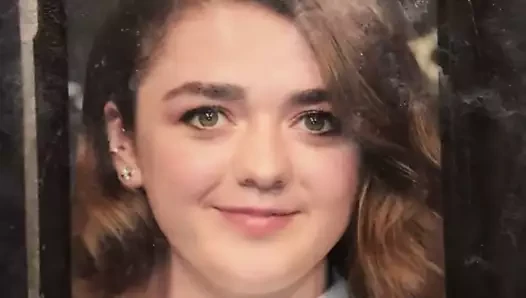 Maisie williams yüz boyama boşalmak haraç 1