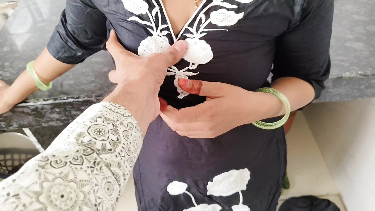 Invitó a la novia del pueblo a mi casa y me follé el coño rubio de mi novia toda la noche, me divertí mucho follando mi polla negra