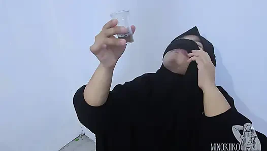 Asyalı kızın büyük götünü göstermek için domalarak sikiş derlemesi - minokiiko