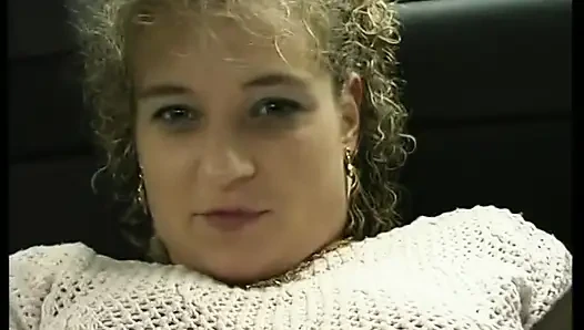 Sex in car with amateur slut