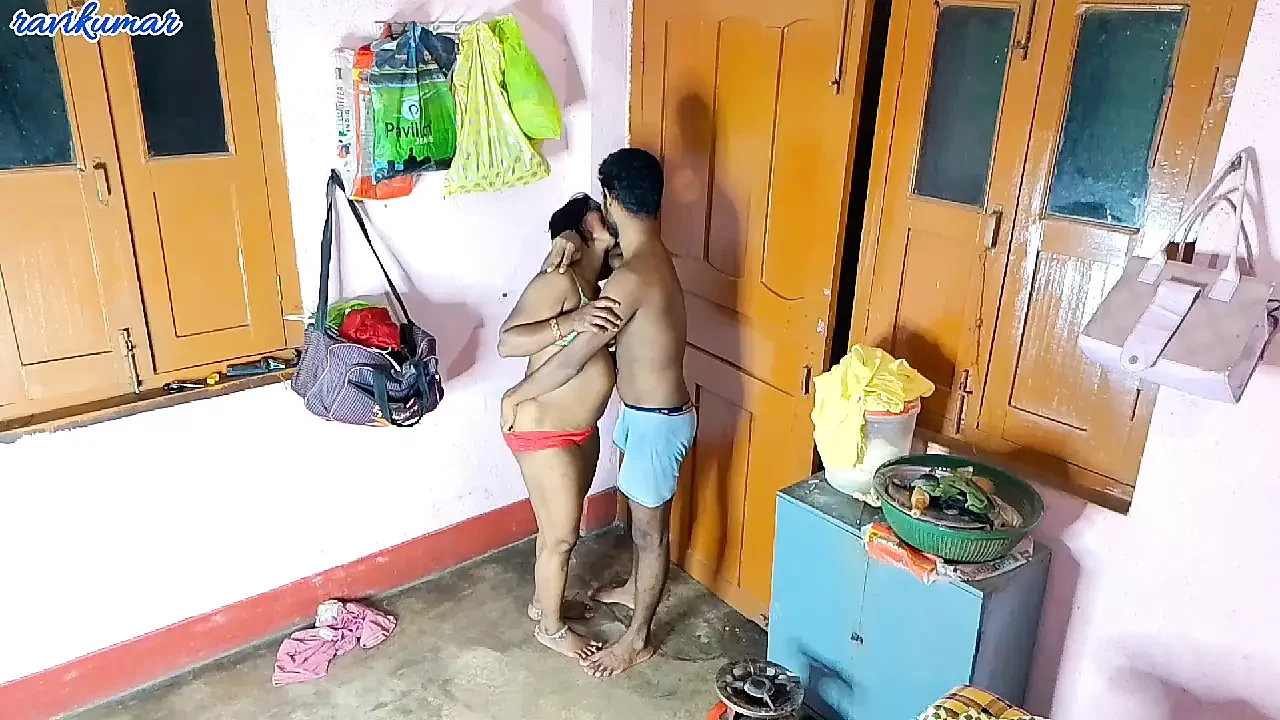 Chudakar Chachi Ki Bur Chat Kar PeLa Bohat Maja Aya