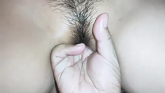 Kontol hitam besarku pertama kali nikmatin istri temanku yang cantik banget