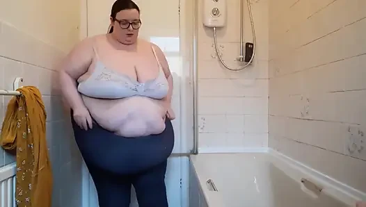 Ssbbw dildoya binerken sikişemeyecek kadar şişman