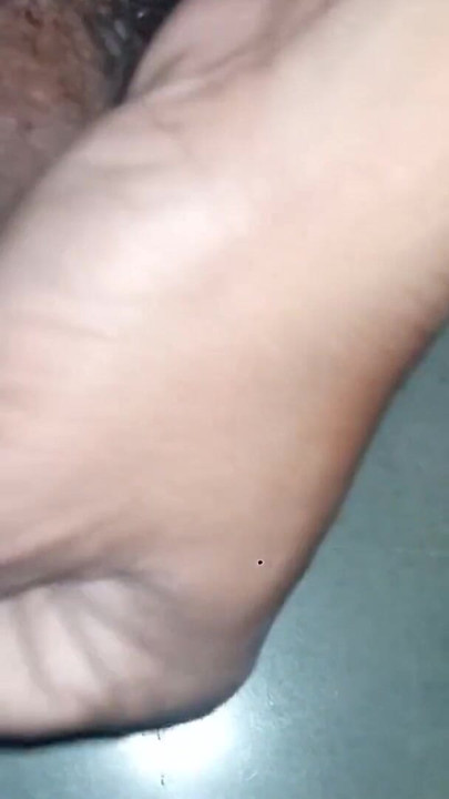 gharpe koy nahi tha to video banaliya apne dewar ka | Clip 1