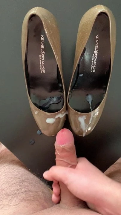 Son cums on and inside step mothers High Heels