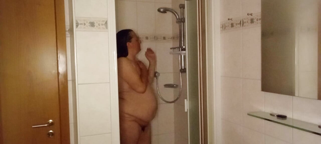 Fat German 53 in the shower – Fat pot belly & sagging breasts