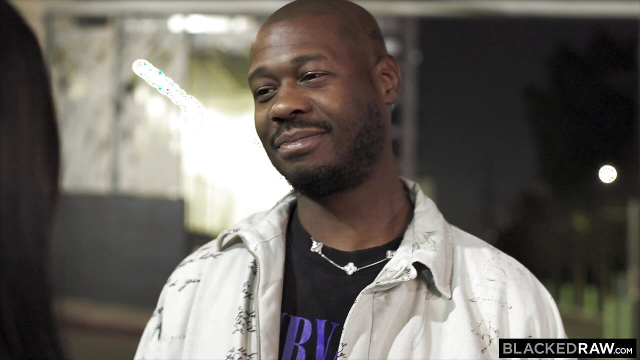 BLACKEDRAW スタックド・プチ・キューティー・メルツチューブは、巨大なBBCをかろうじて収められるほどです