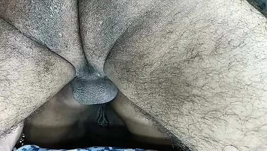 Ateşli seksi götlü amcık sikişiyor yarak emiyor memeden süt emiyor ve domaltarak yarağa oturuyor