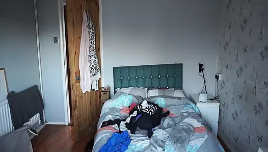 Biraz iç çamaşırı deniyor