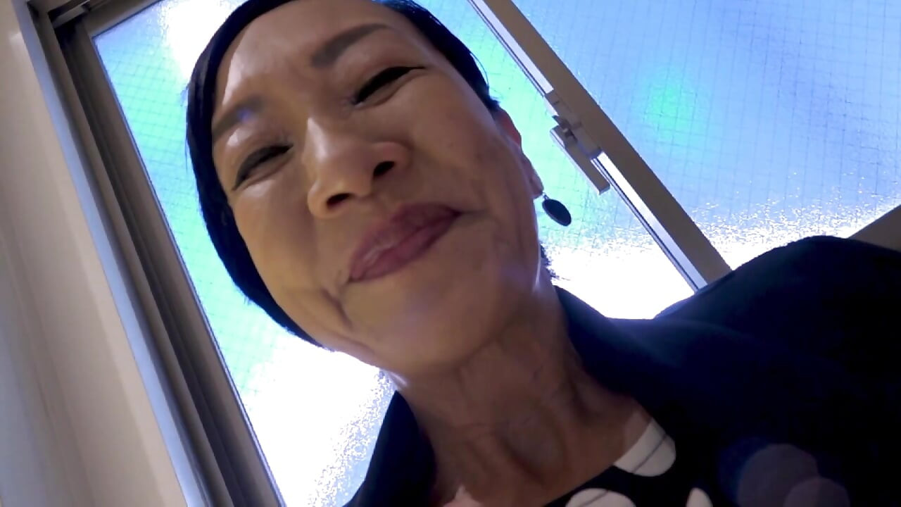 [d-cup Neat Wife, Ayaka, 28 Years Old]