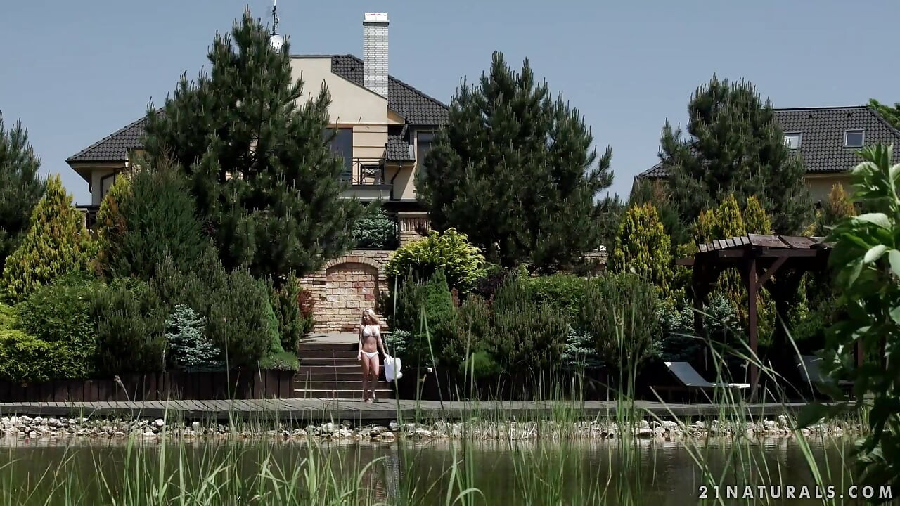 21 NATURALS - Melanie Gold's amazing anal siesta