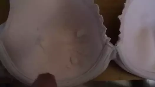 Cum içinde gfpink sutyen
