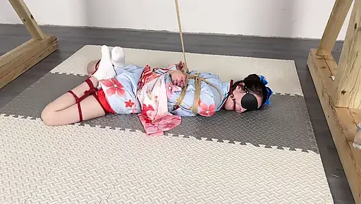 Güneşli bir günde kimono giymenin doruk versiyonu