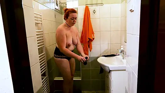 Duşta Çıplak Nicole Bunny