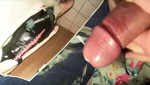 Senin için boşalmam slutmonica27