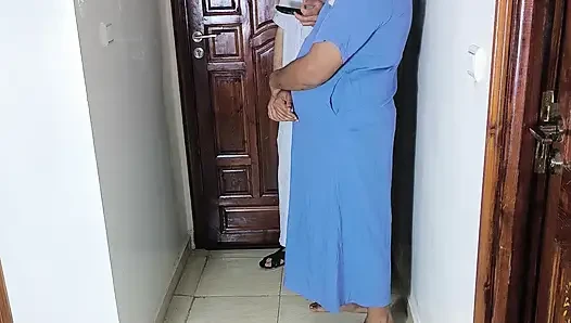 Arap gence binen Suudi evli kadın karımı en iyi arkadaşımla paylaştı