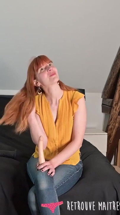 Vends-ta-culotte - Humiliating jerk off instructions by a beautiful French dominatrix | Clip 2