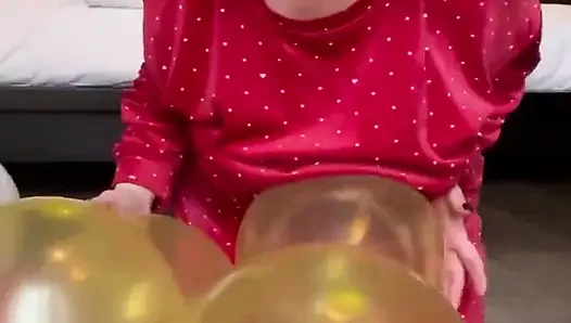 Merce Masturbates with Balloons, She's Super Horny, Look at Her Pussy