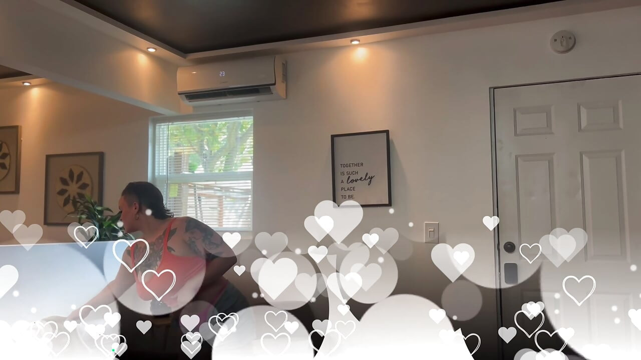 Bạn kế của con trai tôi chảy tràn tinh dịch cho tôi