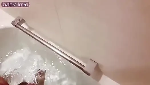 Schauspielerin level, schönheits-massage-pro zeigt ihre erfahrung in einer mutigen session, die in einem intensiven creampie-moment endet