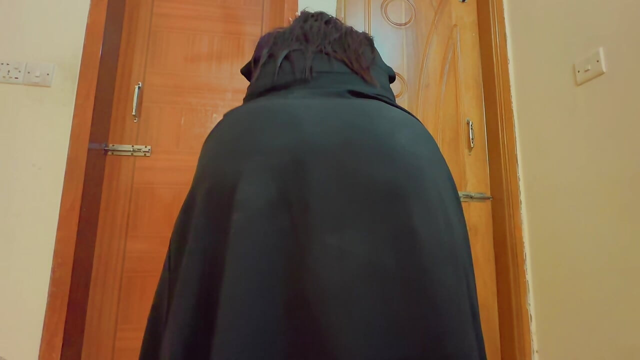 Tante semok arab dengan toket besar pengen dientot sama tetangganya sendiri waktu suaminya lagi di pasar!