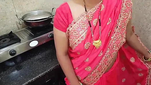 20 yaşındaki ateşli evli kadın kocasını aldatıyor ve köylü bir inek oğlanla sikişiyor ve kocası seksten sonra yeni evli ateşli evli kadın