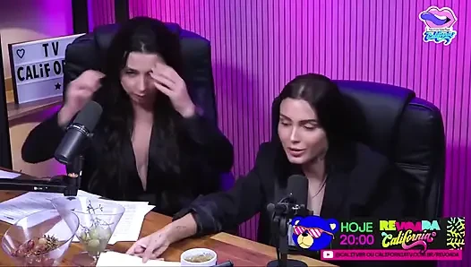 Zwei Hotties in Einer Show Des Dirtytalks - Bruna Carlos Und Luciana Picchi