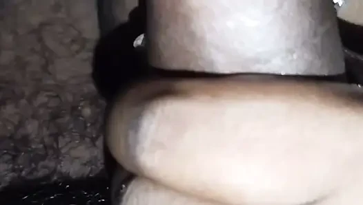 Замужняя индийская шлюшка сосет член коллеги