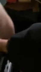 Una succhiacazzi mascherata viene scopata in faccia e viene sborrata