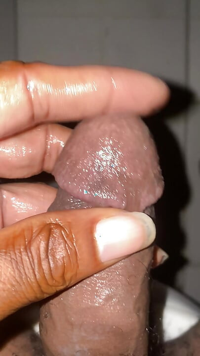 Blackmamba21 Late-night Lube Session - Real Solo Masturbation on Her Toilet