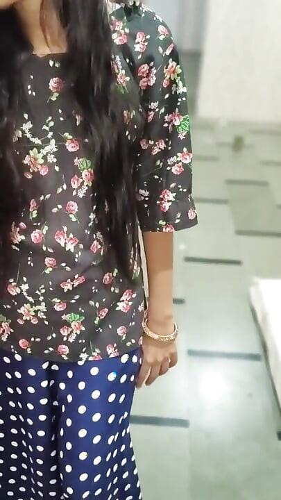 Indian Girl Pay Debit by Blowjob
