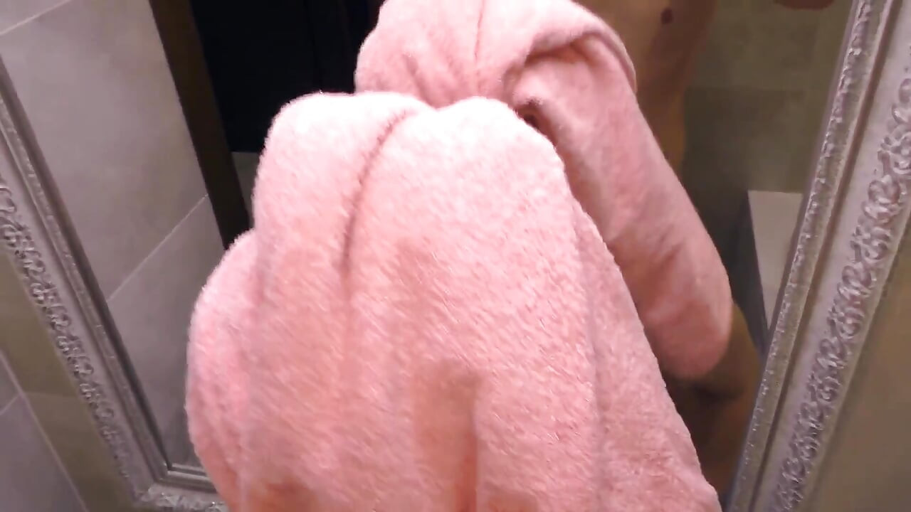 Uwielbiam, kiedy pieprzy mnie w łazience