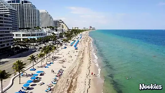 Nookies- cewek latina toket besar gia vendetti ngentot di kamar hotel sama pacarnya yang hot