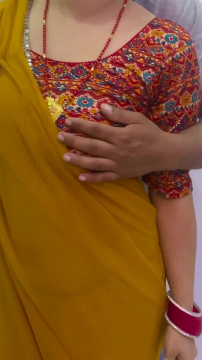 Alisha Kaam Dhundne Aaayi Aur Chudke Gayi............. | Clip 1