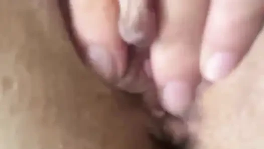 Nahaufnahme 💦 Ich fingere meine Muschi bis zum Höhepunkt! Lass uns zusammen kommen  mein süßer.