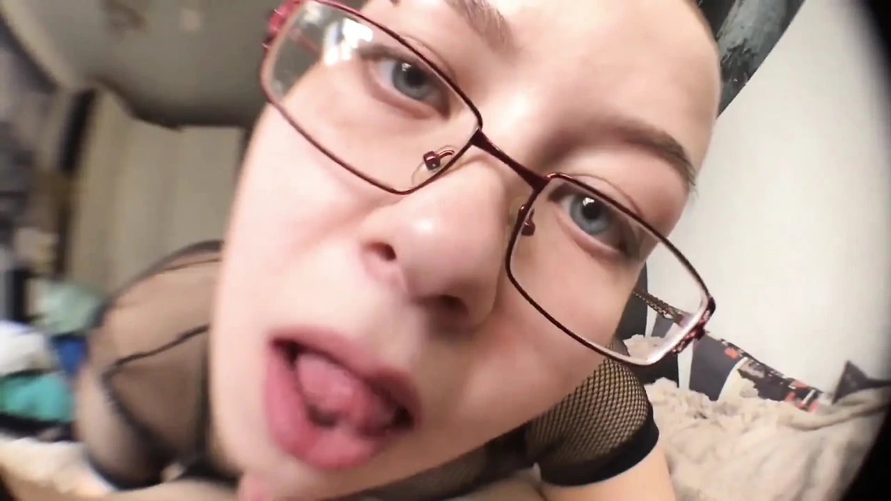 Vilu vidish pov thổi kèn cận cảnh