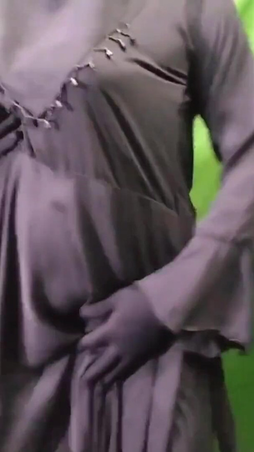 Muslim hijabi beautiful Bhabhi dancing and masturbating | Clip 1