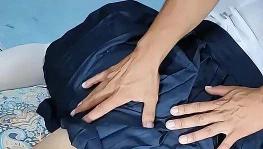 Linda Schoolgirl Memiliki Pink Pussy Virgin dan Akhirnya Berhubungan Seks Untuk Pertama Kali dari Video Tamil Indian X.