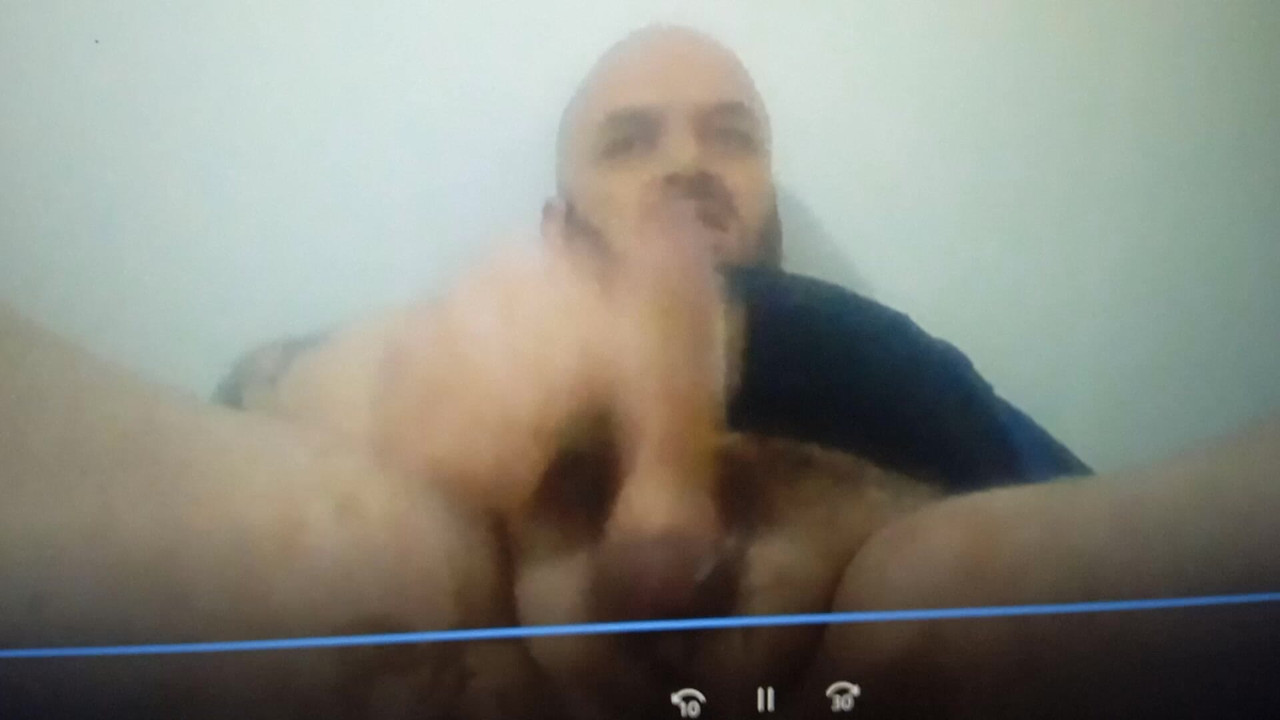 dj squirtet viel sperma