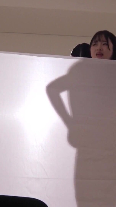 Bahagian 1: Bermain dengan pasangan ghairah dalam puppetry bayangan! Kuiz silhouette bertukar cepat jantung NTR! Bolehkah teman lelaki meneka cosplay teman wanita kolej dengan betul!? Jika anda gagal, anda berkongkek segera dengan batang besar! | Klip 2