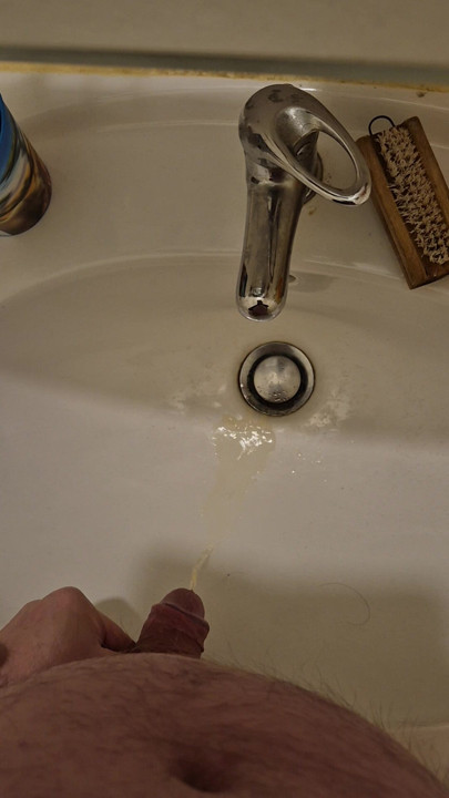 Pissing in the sink - who provides his mouth