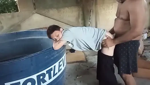 Terasta ayakkabının götünü sikiyor % 100 anal