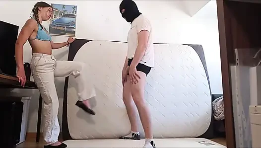 sert tekmeler
