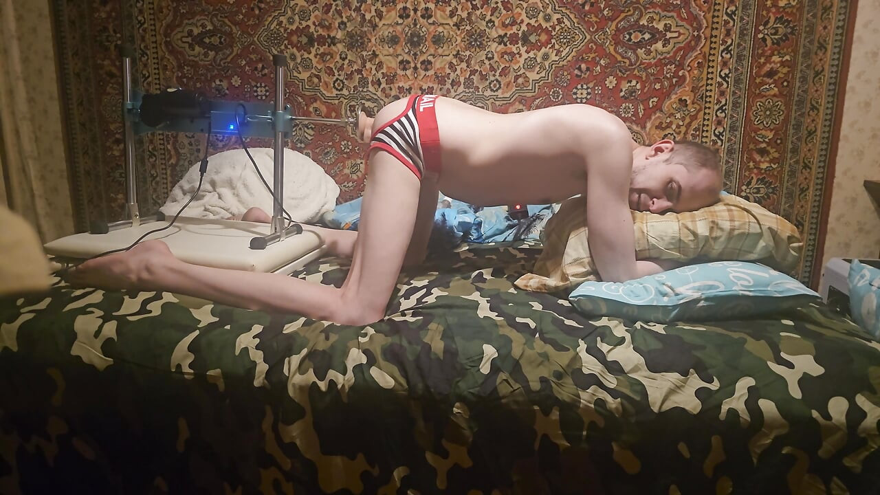 Huge dildo fuck machine rough anal session