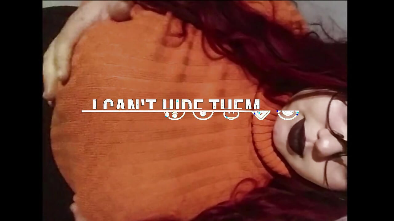 Goth Hotwife με μεγάλα βυζιά παρακολουθεί Hentai (Nagachichi Nagai-San) ενώ παίζει με ένα μεγάλο πουλί